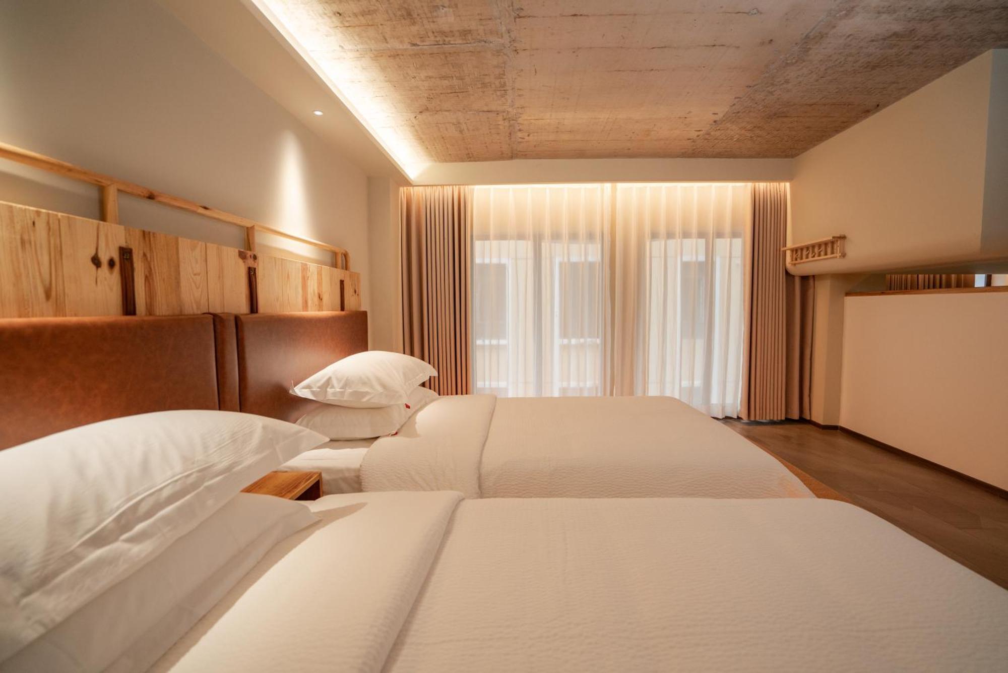Patio Spring Holiday Inn -- Free Round Trip Pick-Up Service --Panoramic View Of Tianmen Mount Zhangjiajie Exterior foto