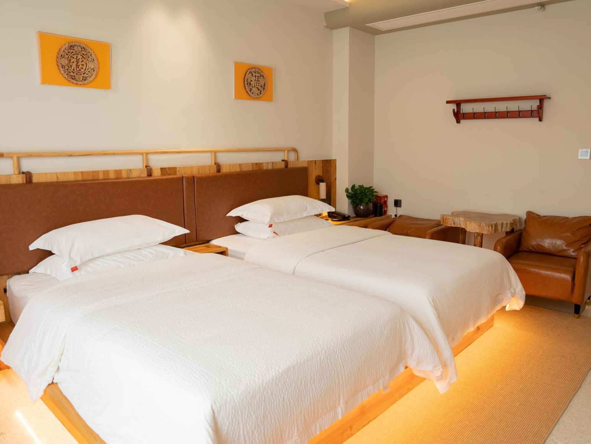 Patio Spring Holiday Inn -- Free Round Trip Pick-Up Service --Panoramic View Of Tianmen Mount Zhangjiajie Exterior foto