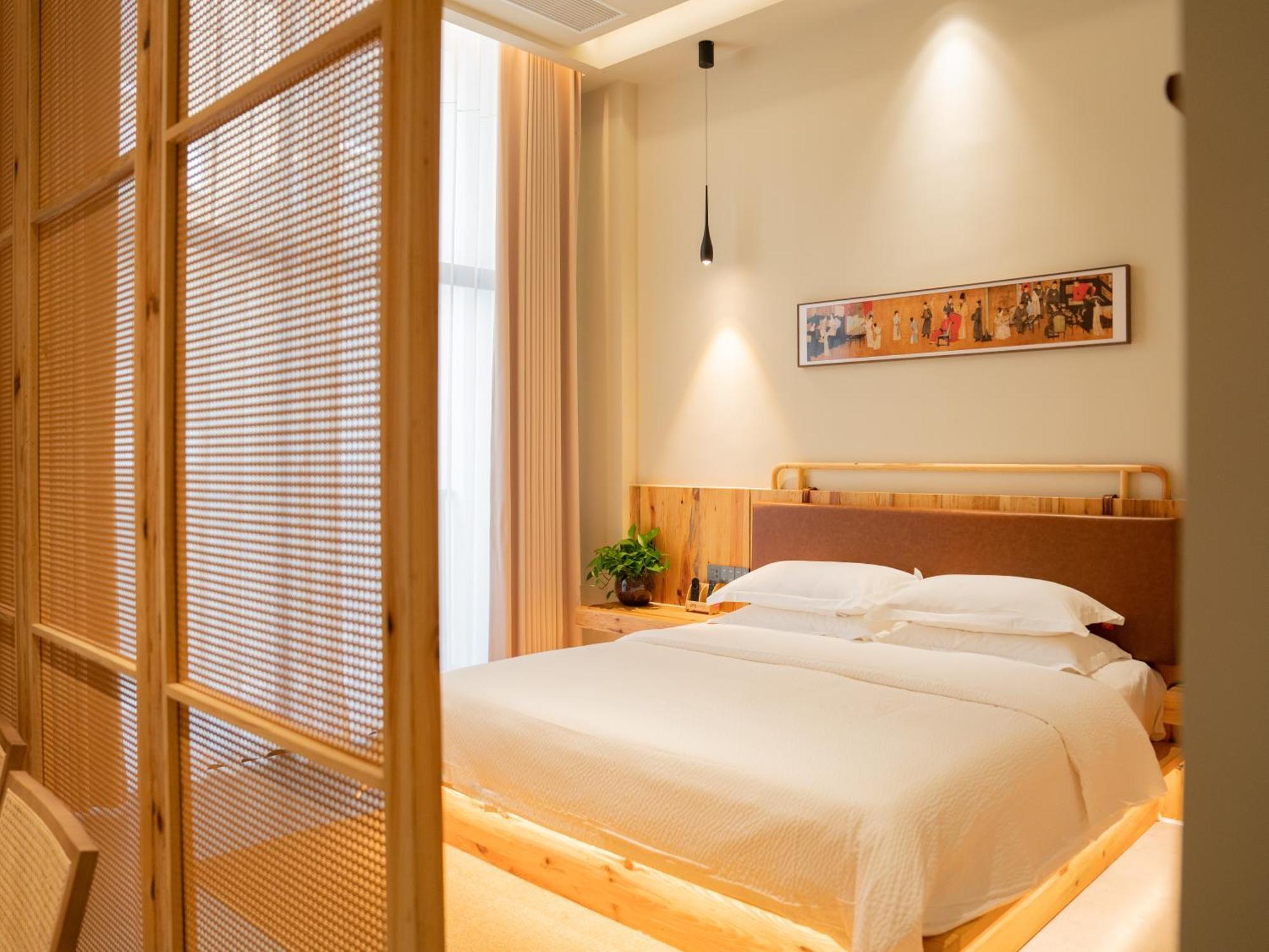 Patio Spring Holiday Inn -- Free Round Trip Pick-Up Service --Panoramic View Of Tianmen Mount Zhangjiajie Exterior foto