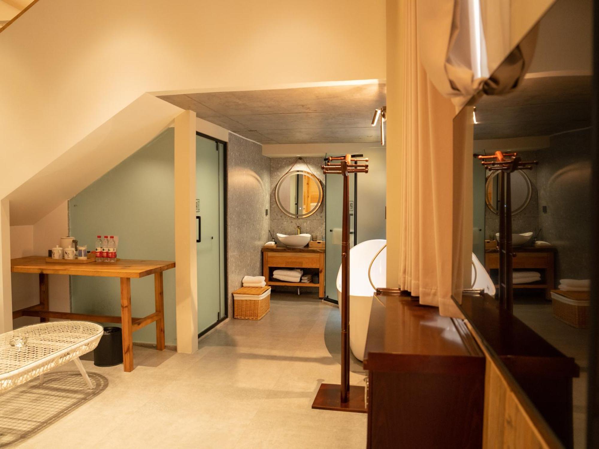 Patio Spring Holiday Inn -- Free Round Trip Pick-Up Service --Panoramic View Of Tianmen Mount Zhangjiajie Exterior foto