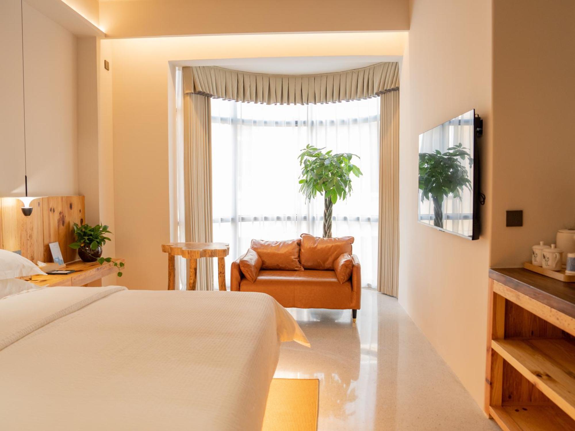 Patio Spring Holiday Inn -- Free Round Trip Pick-Up Service --Panoramic View Of Tianmen Mount Zhangjiajie Exterior foto